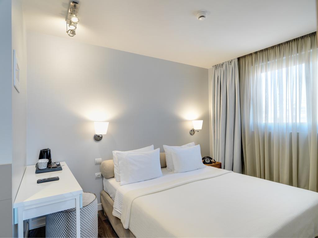 Phidias Piraeus Hotel Room photo